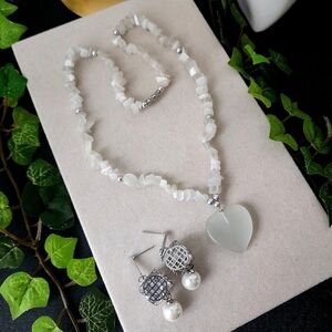 Clear and White Natural Quartz Stone Necklace with Heart Charm